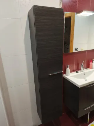 Lavabo con mueble y mueble auxiliar