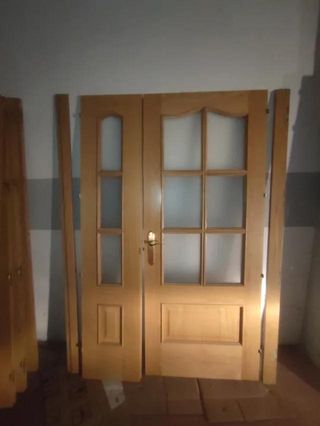 Puerta doble madera interior con cristal