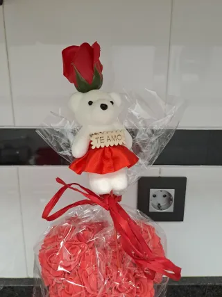 OSITO ROSAS SAN VALENTÍN