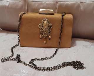 Bolso cartera con cadena