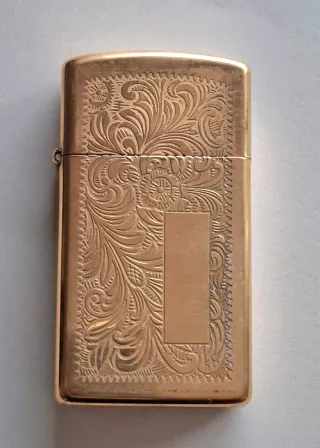 Isqueiro Zippo Venetian Dourado