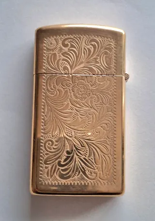 Isqueiro Zippo Venetian Dourado