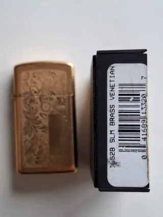 Isqueiro Zippo Venetian Dourado