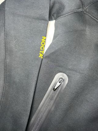 Conjunto Nike NOCTA Negro y Dorado