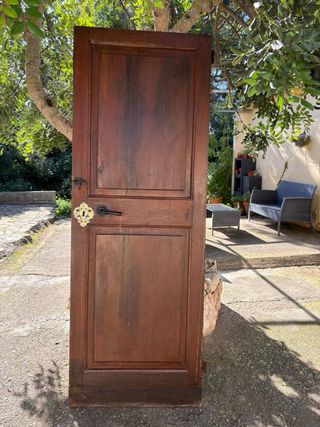 6 puertas de madera rústicas.