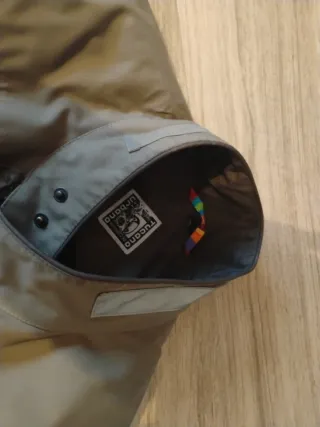 Chaqueta de moto con protección en hombro y codo