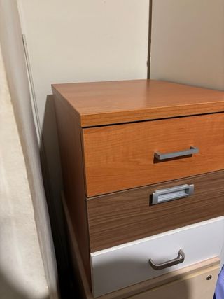 Cajonera moderna con llave