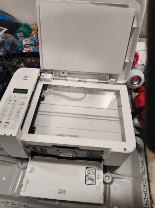 Impresora blanca sin usar