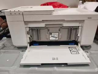 Impresora blanca sin usar