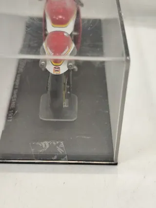 Modellino Moto Suzuki RG500 Barry Sheene 1977