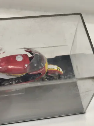 Modellino Moto Suzuki RG500 Barry Sheene 1977