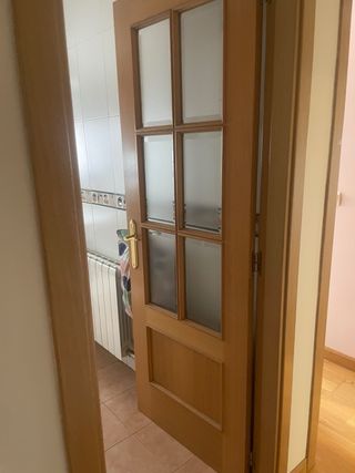 Puerta de roble 5+1+1(doble salón cristal)