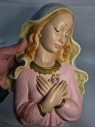 Virgen María figura decorativa