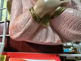 Virgen María figura decorativa