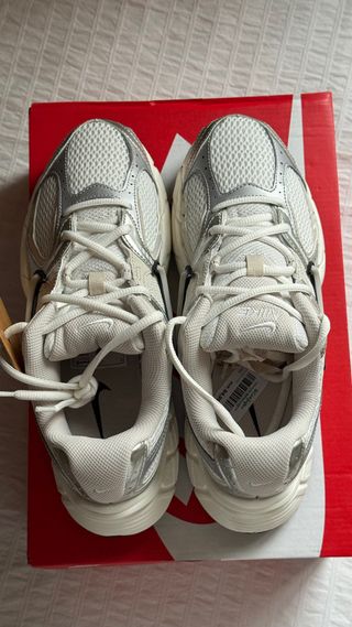 Zapatillas Nike Vomero 5 Talla 40.5