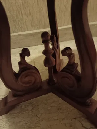 Tavolino rotondo in legno