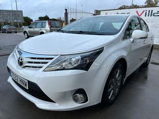 Toyota Avensis 1.8 ADVANCE 2013