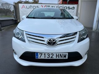 Toyota Avensis 1.8 ADVANCE 2013
