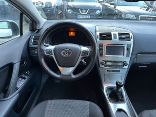 Toyota Avensis 1.8 ADVANCE 2013