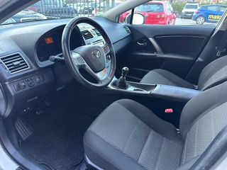 Toyota Avensis 1.8 ADVANCE 2013