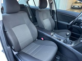 Toyota Avensis 1.8 ADVANCE 2013