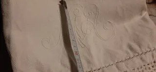 Asciugamano vintage con monogramma e uncinetto