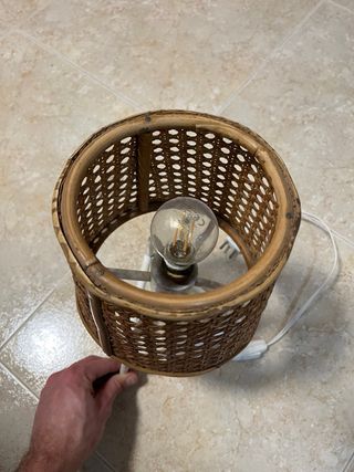 Lámpara de noche ratán y madera