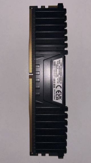 4x Tarjetas RAM Corsair 8GB DDR4