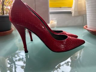 Zapatos Bimba y Lola rojos tacón 10 cm