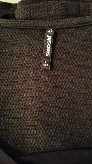 Vestido negro con detalles blancos