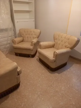 Sofá y sillones vintage piel sky beige