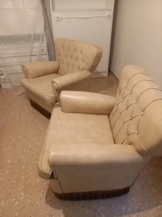 Sofá y sillones vintage piel sky beige