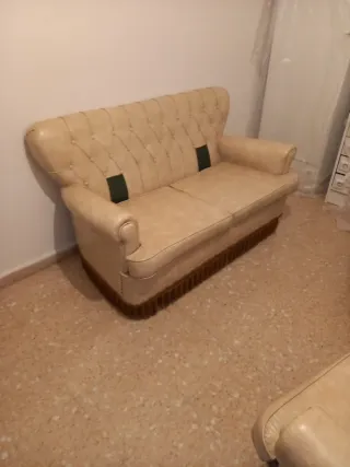 Sofá y sillones vintage piel sky beige