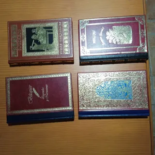 4 libros clásicos tapa dura con dorados