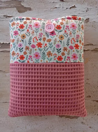 Funda para libro con florido diseño