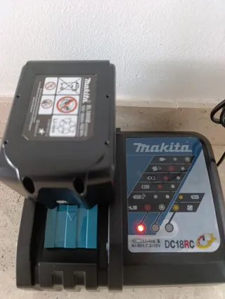 Taladro Makita DDF487 + 2 Baterías 18V 9Ah