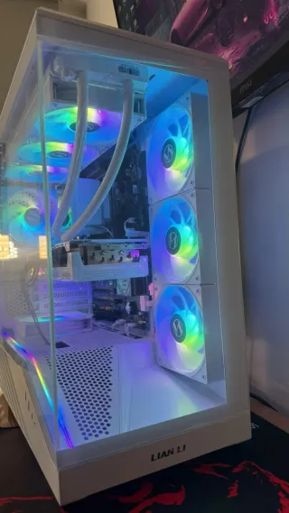 PC Gaming Ryzen 7 9800X3D + 7900XT 32GB 1TB