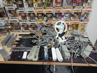 Accesorios Nintendo Wii: Volante y Mandos