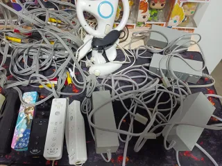 Accesorios Nintendo Wii: Volante y Mandos