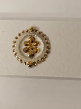 Bracciale in pelle PU bianco con dettagli oro