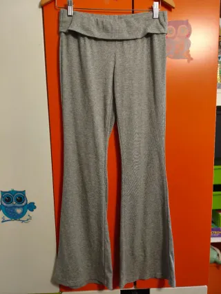 Pantalón acampanado