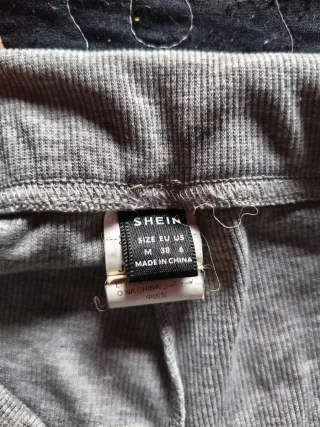 Pantalón acampanado