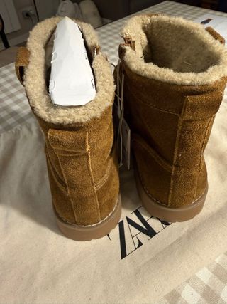 Botas Zara piel borreguillo T39