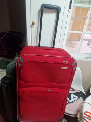 Maleta Grande Roncato Roja 75/45/25