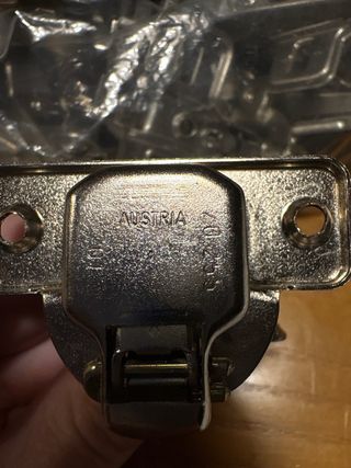 30 Bisagres per a Mobles