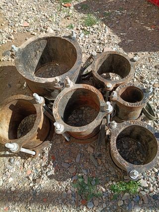 Uniones de Hierro para Tuberías PVC