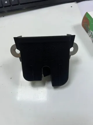 Cerradura Portón VW Golf V VI