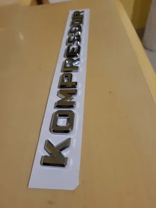 Logo posteriore e laterale kompressor