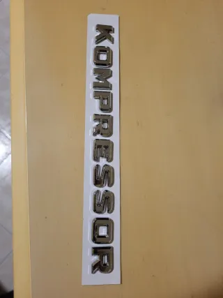 Logo posteriore e laterale kompressor