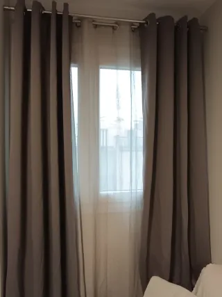 Cortinas Dobles Salón Gris y Transparente